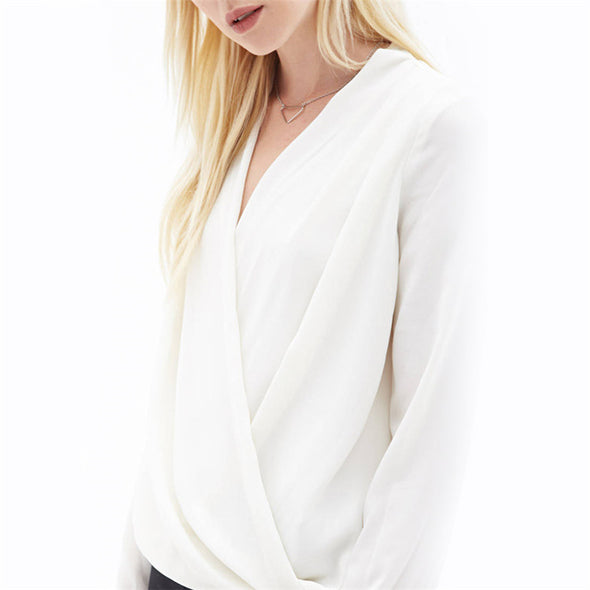 Women's V-neck long-sleeved shirt