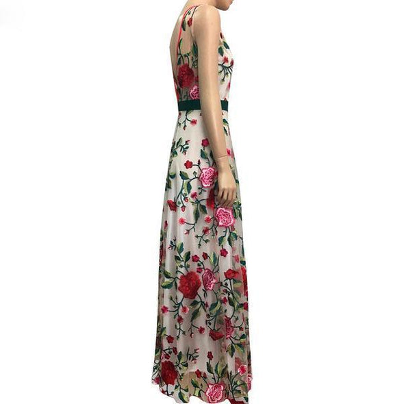 Sleeveless Embroidery Printed Halter Expansion Evening Dress