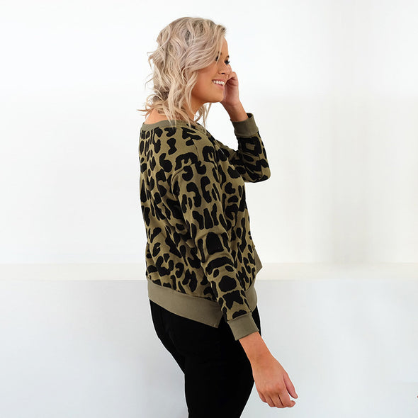 Printed Leopard Round Neck Sweatshirt