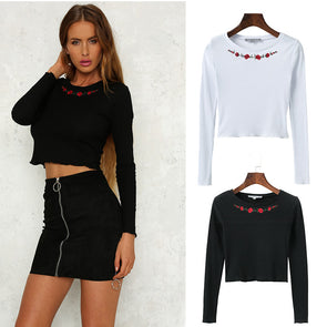 Ross Embroidery Midriff-baring Round Neck Long Sleeve Sweaters